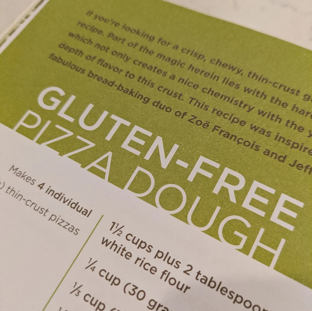 Vegan Pizza Recipe Book - 50 Cheesy, Crispy, Healthy Recipes